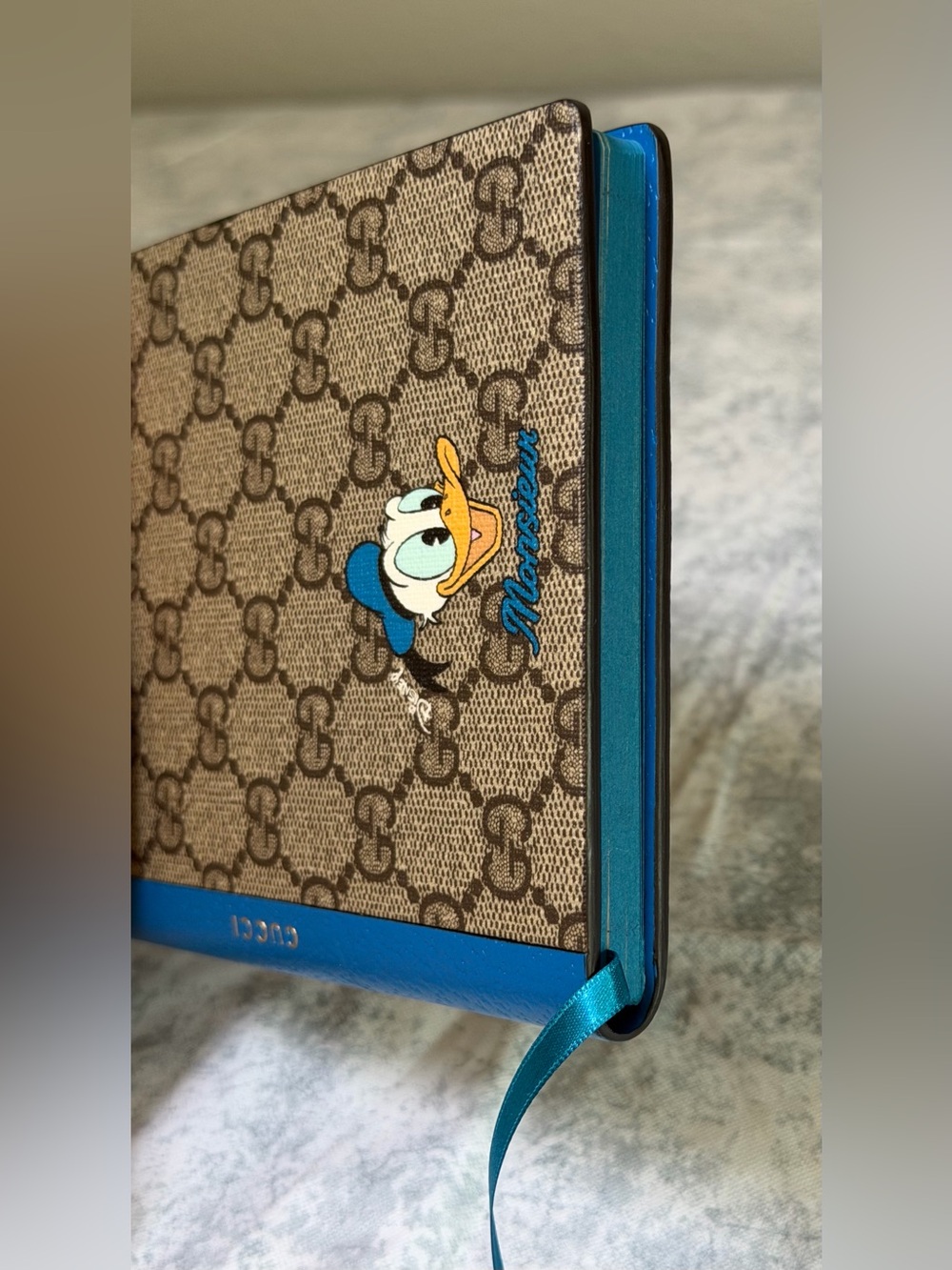 Gucci x Disney GG Supreme Donald Duck notebook - Picture 8 of 14